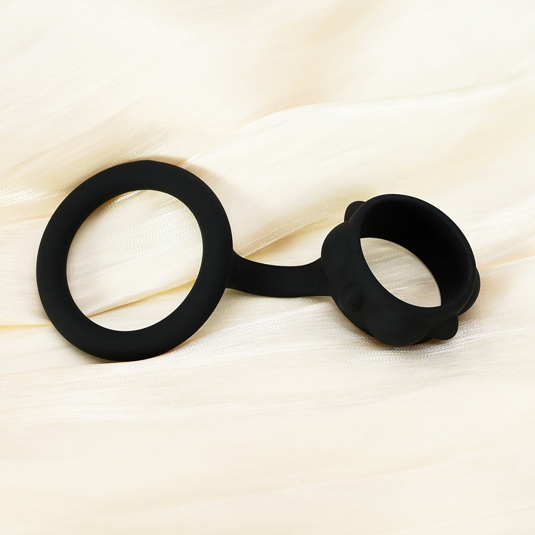 Black FitFlex penis ring for enhanced pleasure